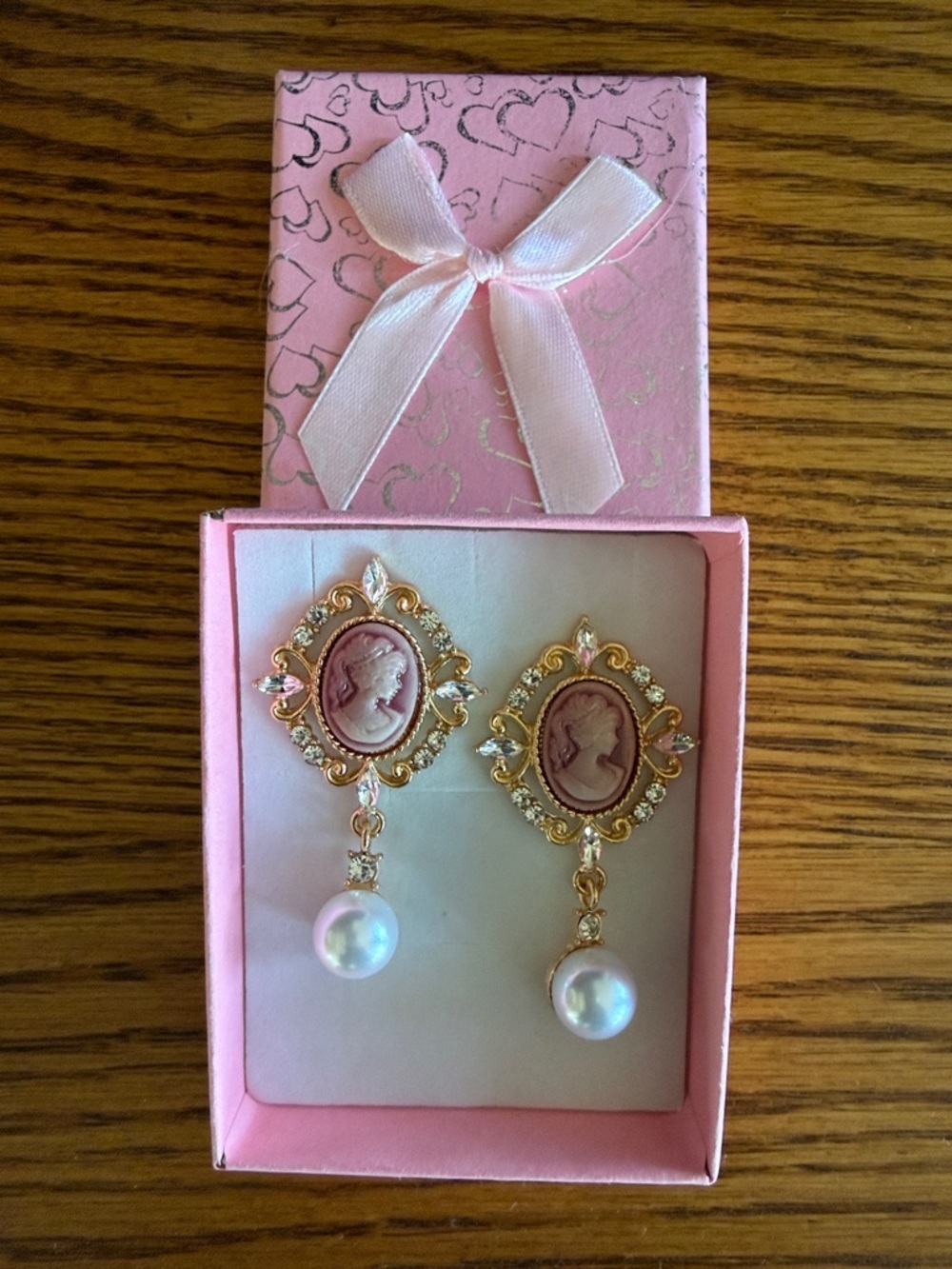 Vintage-Style Pink Cameo Pearl Drop Earrings - Gold Tone